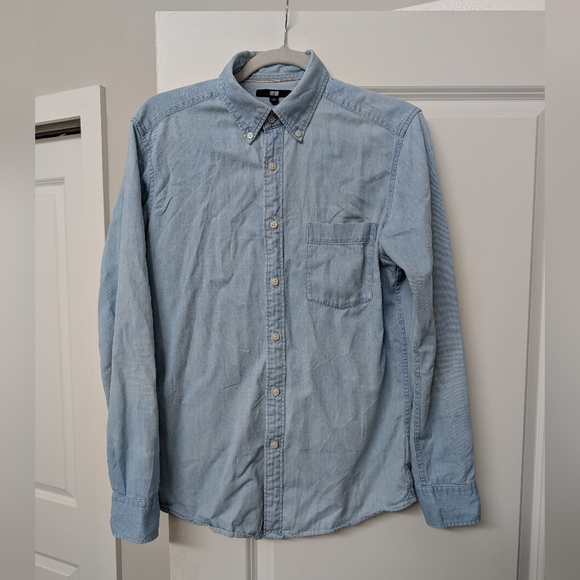 Uniqlo Mens Chambray Button Down Shirt Small - Picture 1 of 1